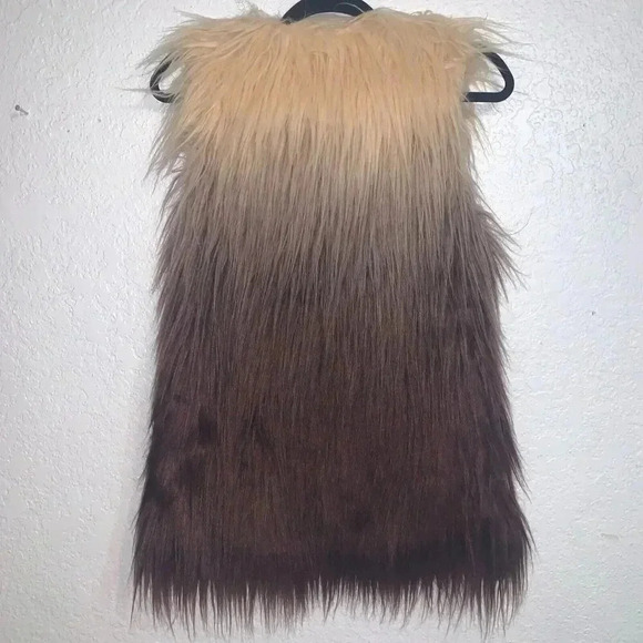Me Jane "Almost Famous" Style Ombre' Faux Fur Vest Satin Lining hook-eye closure - Picture 2 of 8